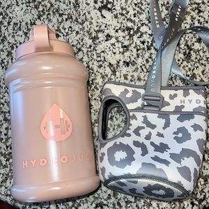 Like new- HydroJug, sleeve & straw